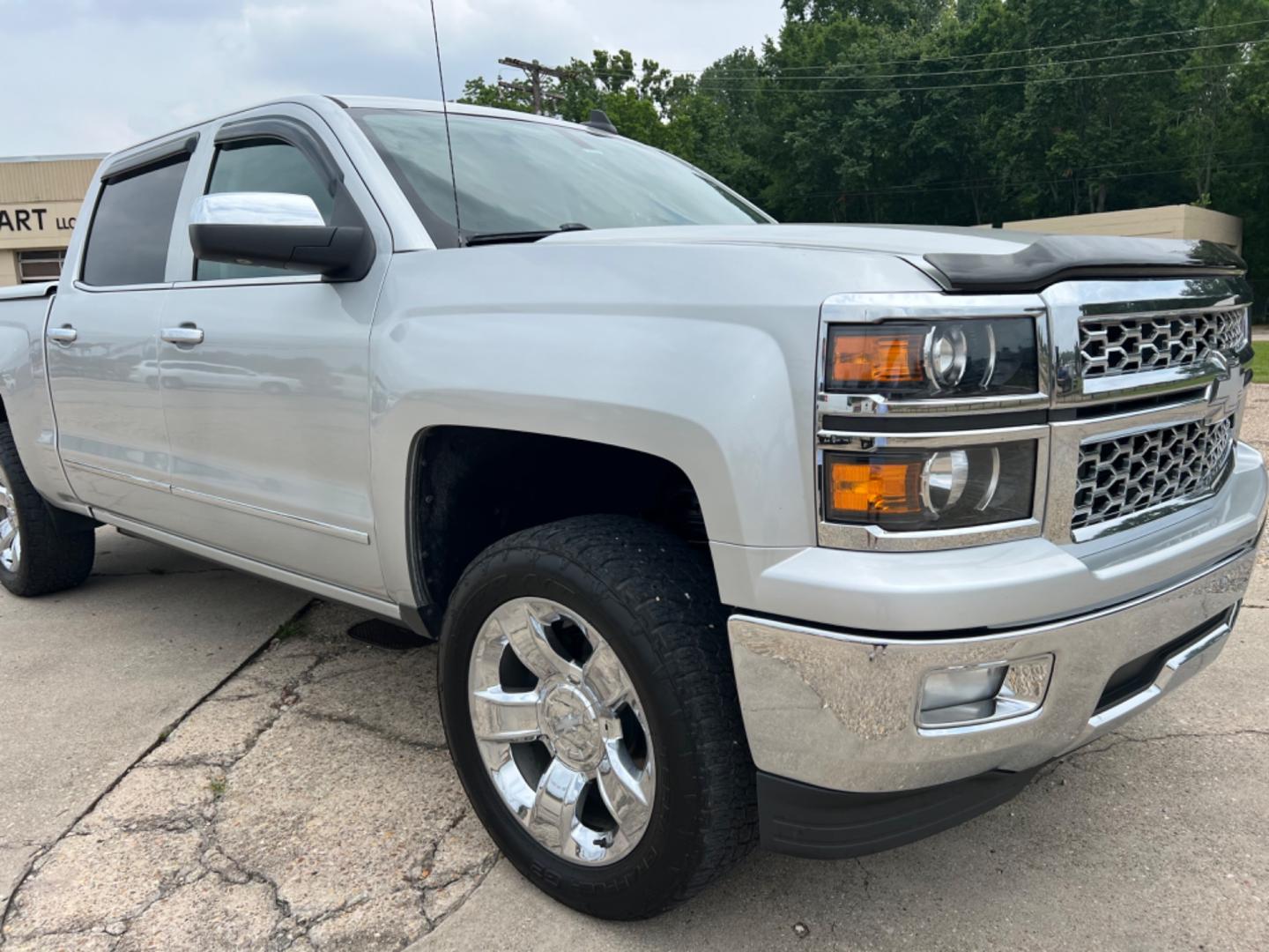 2015 Silver /Gray Chevrolet Silverado 1500 LTZ (3GCPCSEC2FG) with an 5.3L V8 engine, Automatic transmission, located at 4520 Airline Hwy, Baton Rouge, LA, 70805, (225) 357-1497, 30.509325, -91.145432 - 2015 Chevy Crew Cab LTZ 5.3 V8 Gas, 161K Miles, Heated & Cooled Leather Seats, Sunroof, Backup Camera, Power Windows, Locks, Mirrors & Step Boards, Cold A/C, Bose, Bed Cover, Tow Pkg. FOR INFO PLEASE CONTACT JEFF AT 225 357-1497 CHECK OUT OUR A+ RATING WITH THE BETTER BUSINESS BUREAU WE HAVE BEEN A - Photo#3